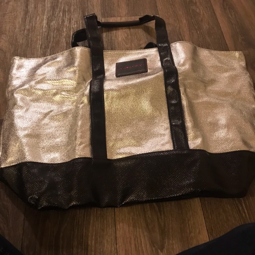 Victoria secret weekender bag